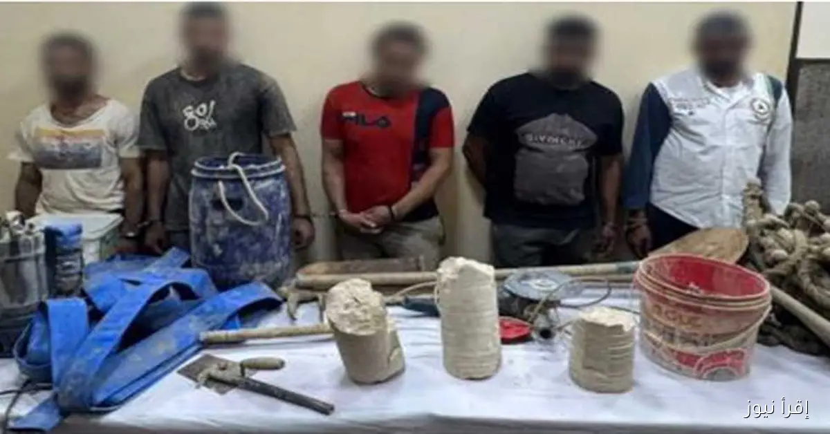 ضبط 5 أشخاص أثناء تنقيبهم عن الآثار في شقة بالسيدة زينب بحفرة عمقها 13 مترًا