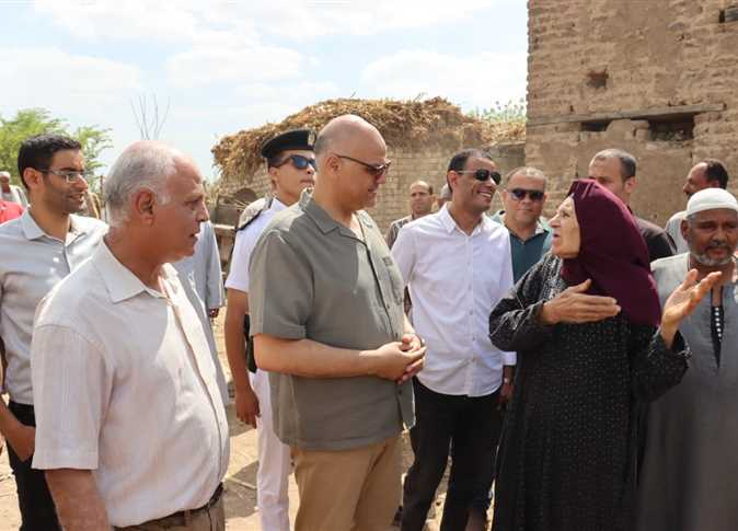 محافظ القليوبية يفتتح موسم جنى القطن