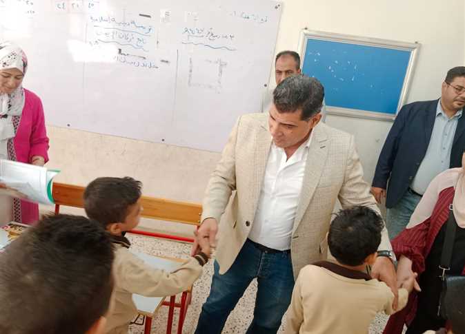 إحالة مدير ومسؤول توريدات بمجمع مدارس في القليوبية للتحقيق
