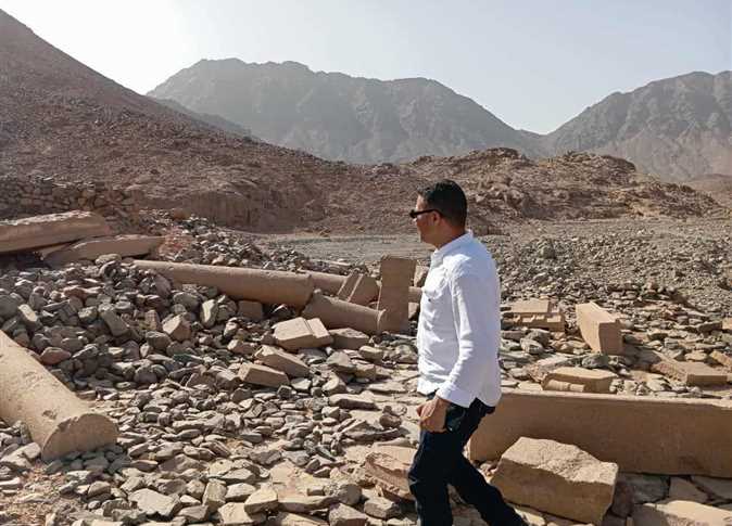 وزير السياحة يقرر إخضاع 4 مواقع تاريخية بـ«جبل الدخان» لقانون حماية الآثار علي مساحة 400 فدان