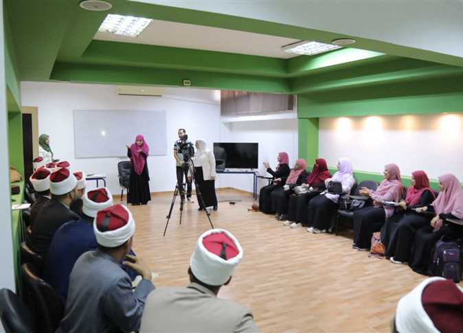 افتتاح البرنامج التدريبي للغة الإشارة