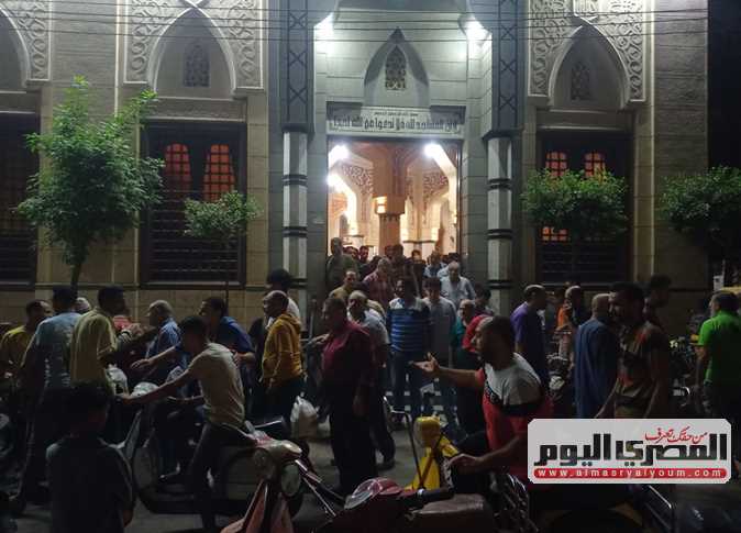 تشييع جثمان أحد ضحايا حريق مصنع المحلة