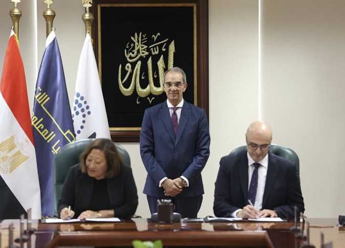 صورة للوزير خلال المؤتمر