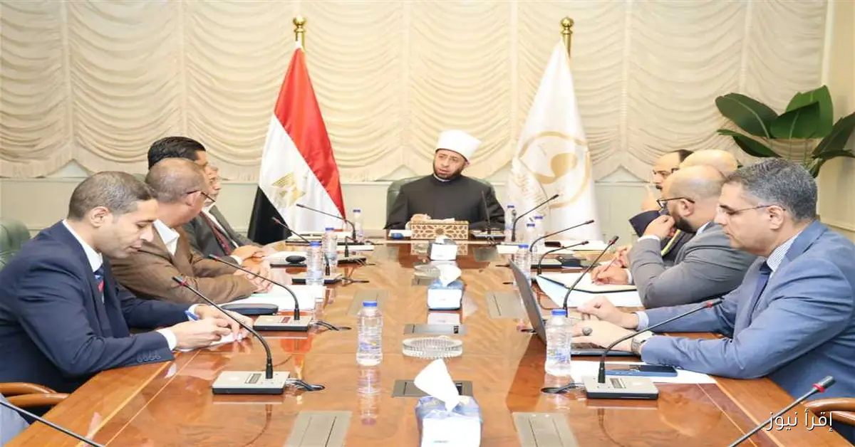 الأزهري يستعرض جهود هيئة الأوقاف والمجموعة الوطنية مع صور توضيحية