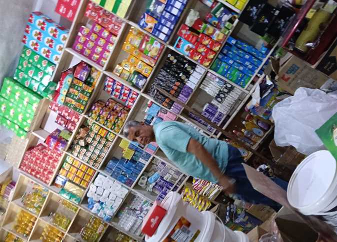 تحريز مواد غذائية مجهولة المصدر في حملات لـ «تموين برج العرب»