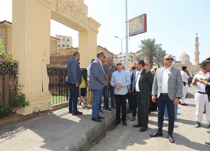 صورة لجولة المحافظ