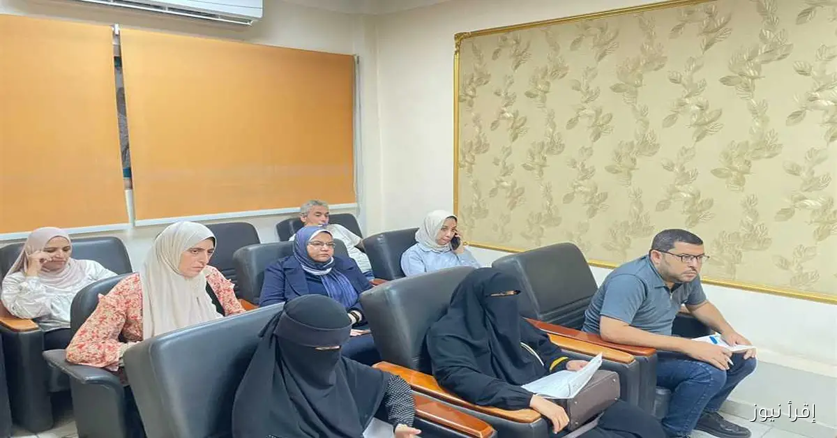 وكيل وزارة الصحة بمطروح يتناول سبل توفير الأدوية في العيادات الخارجية خلال اجتماع لجنة الدواء المركزية