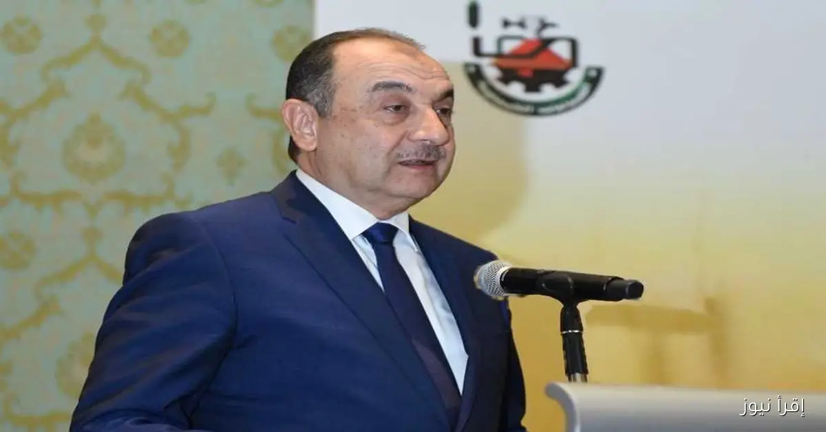 وزير قطاع الأعمال يكرم الشركات المساهمة في صيانة مصنع كيما للصناعات الكيماوية