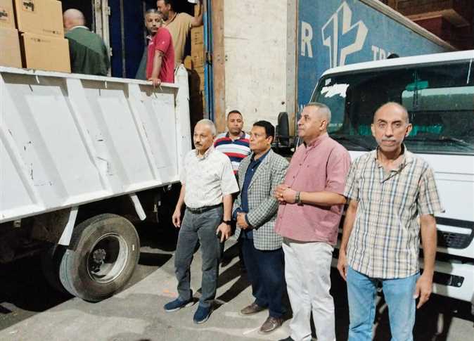 توزيع التابلت علي طلاب الثانوي بالمنيا
