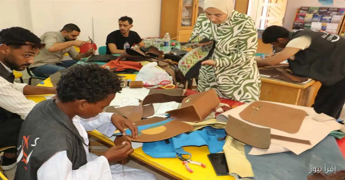 شباب مطروح يتألقون في ورش الريزن والأركت والجلود ضمن مشروع «أهل مصر» بالفيوم