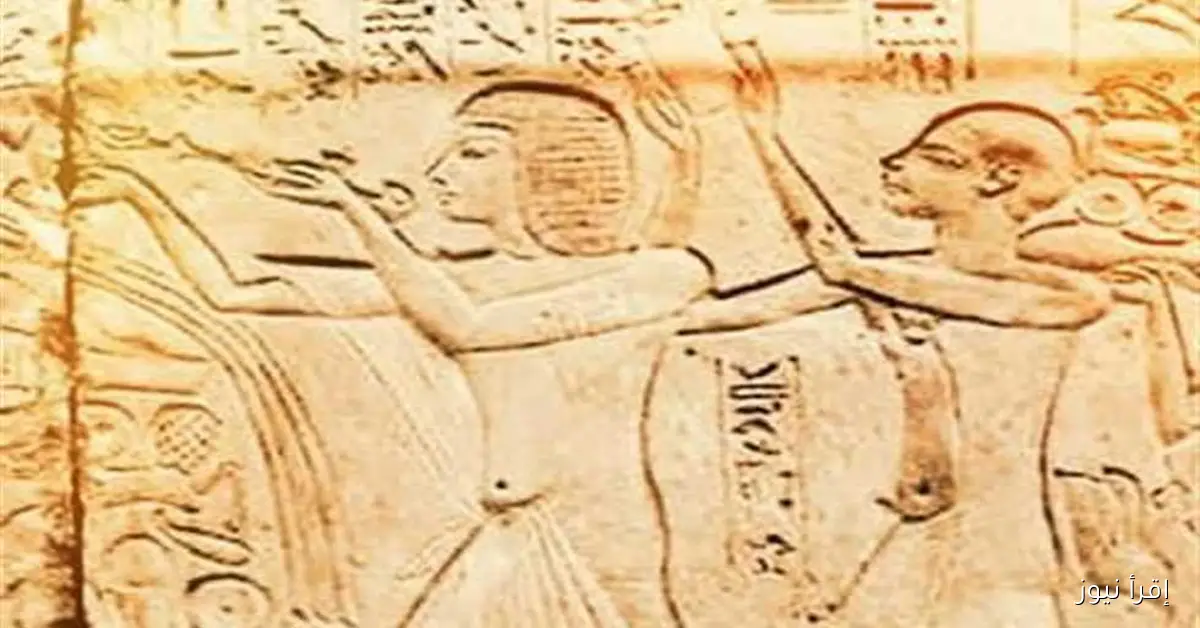 «قبل الأكل أو بعده».. عضو اتحاد المؤرخين العرب يكشف عن عادات الاستحمام لدى المصريين القدماء