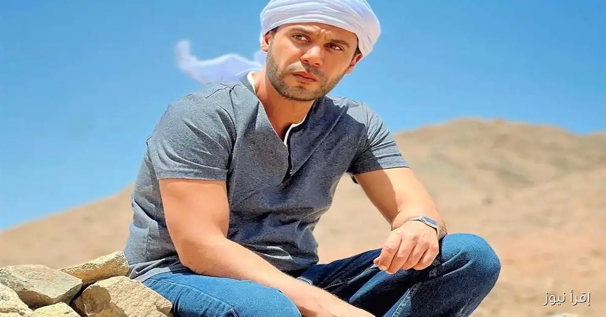 محمد إمام يشارك صورة من كواليس “صقر وكناريا” مع شيكو في “لقاء الوحوش”