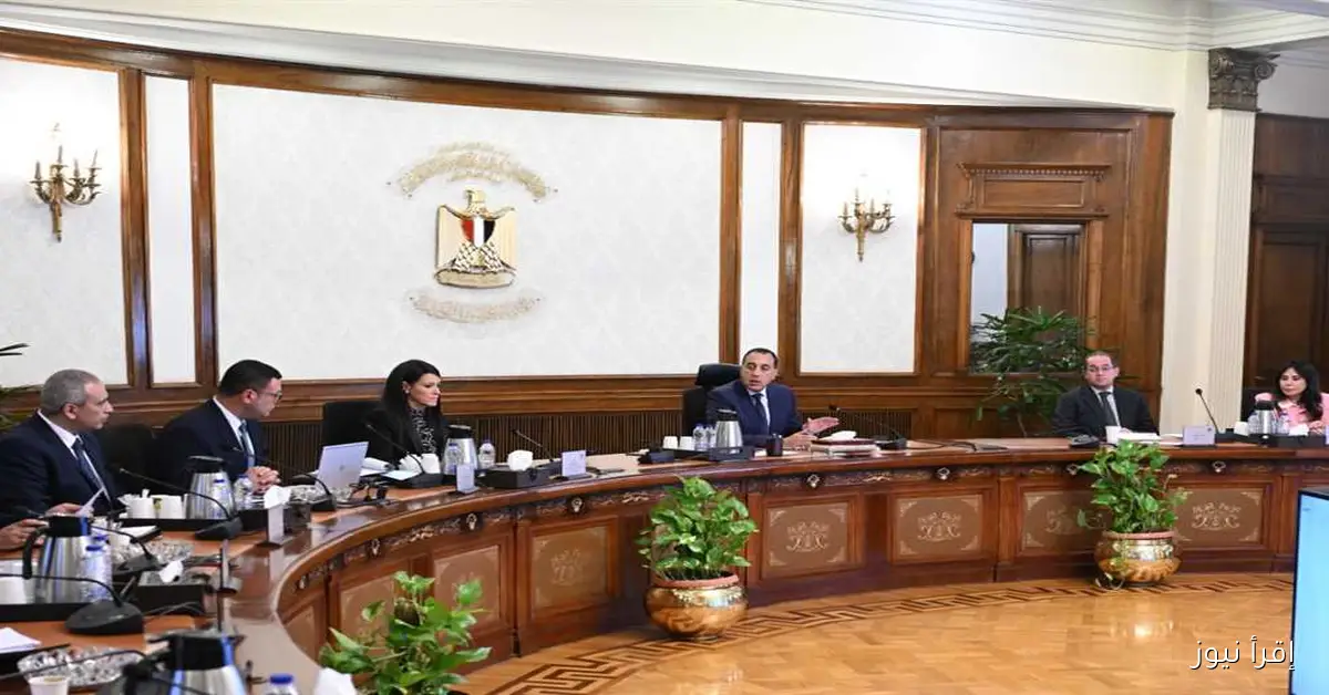 مدبولي يتابع المشروعات المشتركة بين وزارة الإسكان والهيئة الهندسية للقوات المسلحة