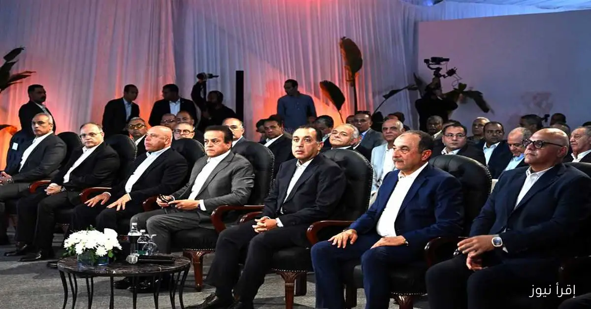 مدبولي يناقش الأداء الاقتصادي ومشروعات التطوير في القابضة للأدوية بالقليوبية